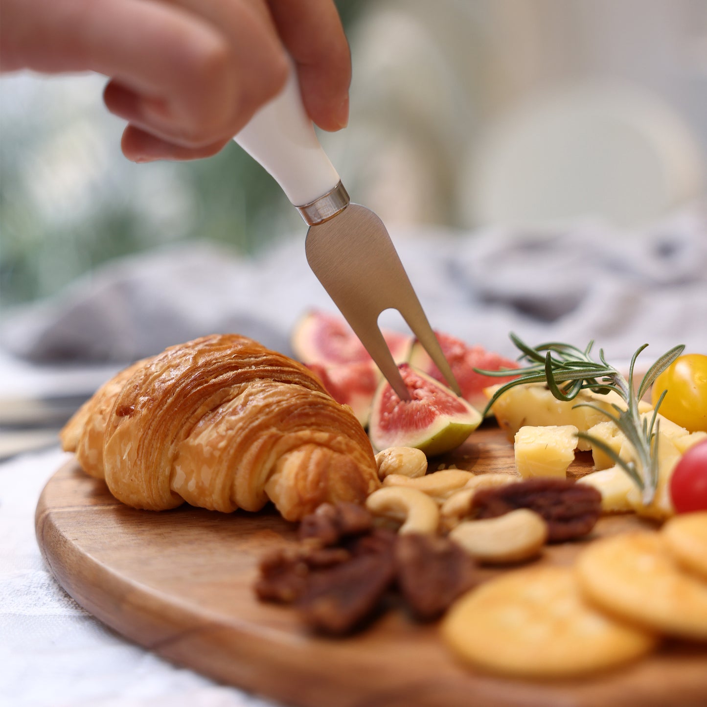 Hecef 7-Piece Heart-Shaped Cheese Board with Knives and Ceramic Bowls, Wooden Charcuterie Serving Cutting Board Gift Set